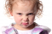 Trẻ ứng xử bất thường &ndash; cha mẹ cần đặc biệt cảnh gi&aacute;c nếu kh&ocirc;ng muốn hối hận